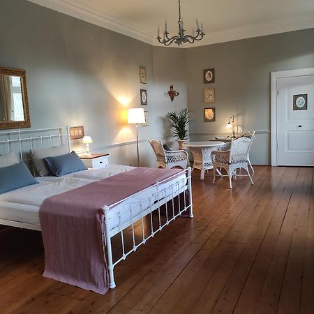 Gartenzimmer Im Schloss Neuhausen Neuhausen (Prignitz) Exterior foto