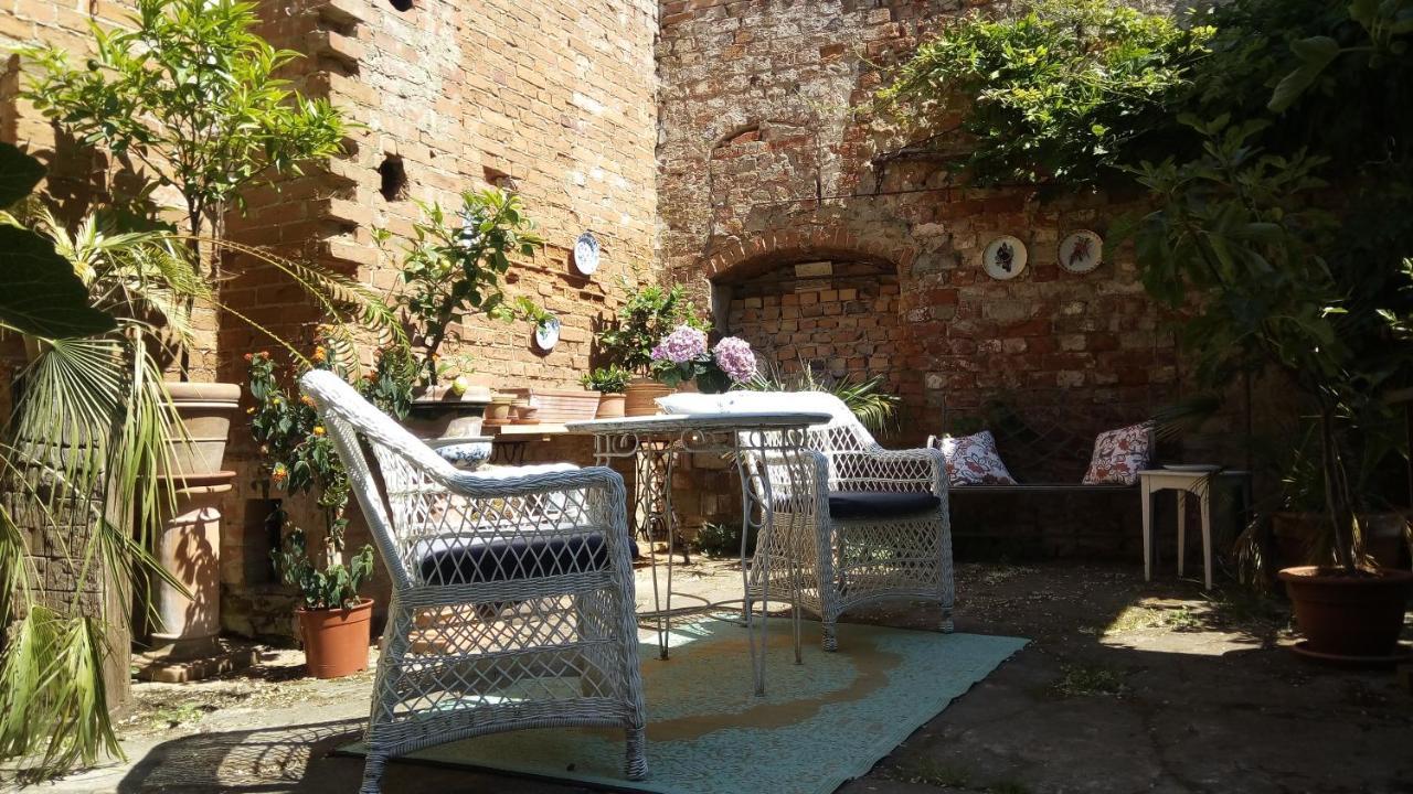 Gartenzimmer Im Schloss Neuhausen Neuhausen (Prignitz) Exterior foto