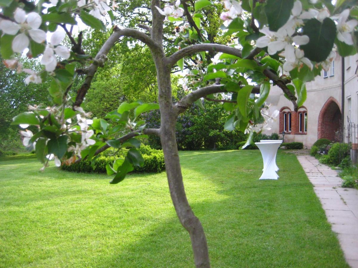 Gartenzimmer Im Schloss Neuhausen Neuhausen (Prignitz) Exterior foto