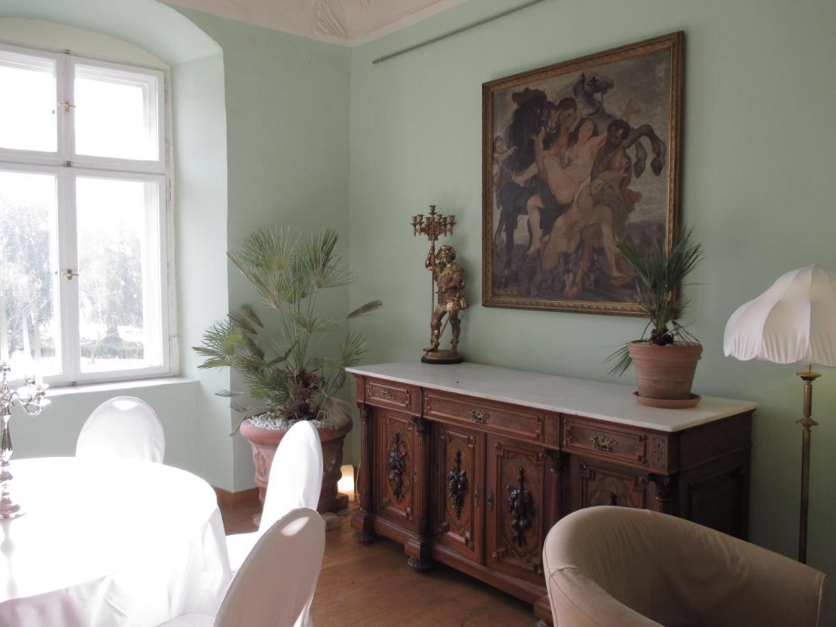 Gartenzimmer Im Schloss Neuhausen Neuhausen (Prignitz) Exterior foto