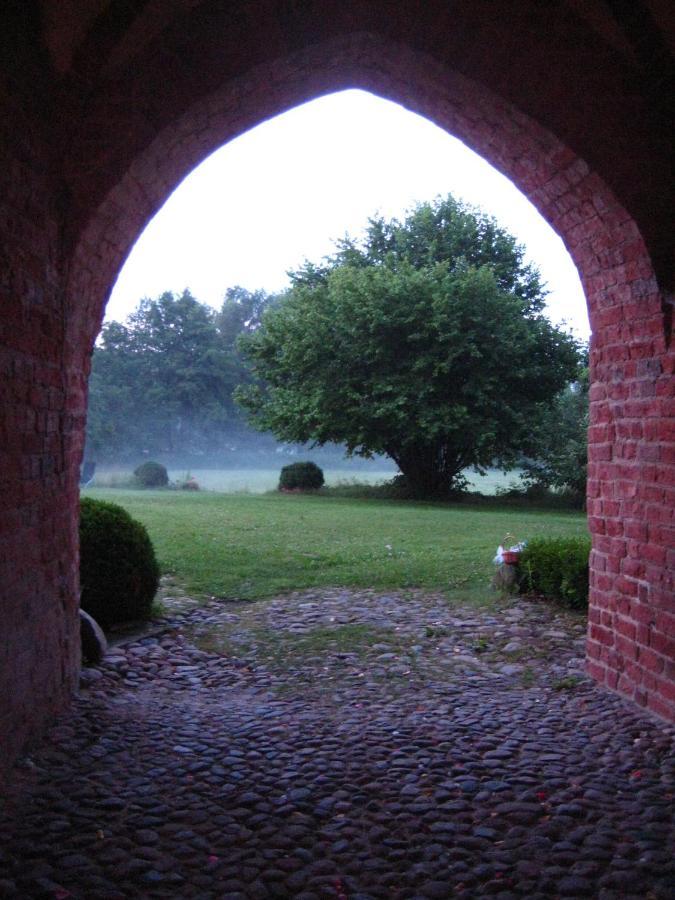 Gartenzimmer Im Schloss Neuhausen Neuhausen (Prignitz) Exterior foto